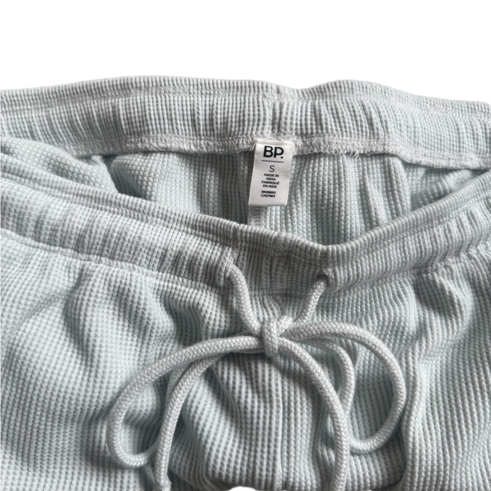 NWT! BP Light Blue Casual Shorts Size Small - Picture 3 of 3
